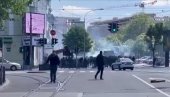 DRAMATIČNE SCENE: Ovako je počela velika tuča navijača u Beogradu, policija ekspresno reagovala (VIDEO)