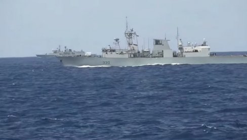 HAOS NA CRVENOM MORU: Grčki vojni brod presreo dronove