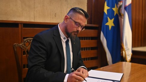 JUHAS NASLEDNIK IŠTVANA PASTORA: Skupština AP Vojvodina dobila novo rukovodstvo (FOTO)