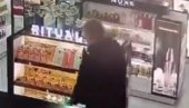 LEGENDA KOŠARKE ŠOKIRALA EVROPU: Evo snimka na kome krade parfeme u Beogradu (VIDEO)