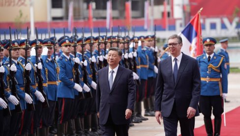 ПОЧЕО РАЗГОВОР ВУЧИЋА И СИЈА: Кинеском председнику приређен свечани дочек у Палати Србија (ВИДЕО)